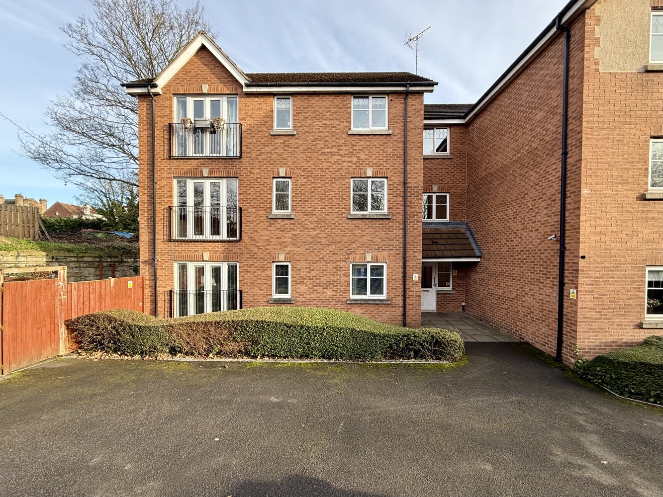 2 bedroom Apartment For Sale