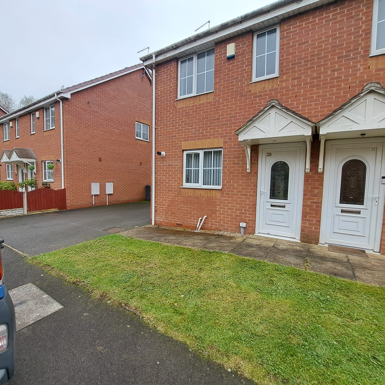 2 bedroom Semi-detached house Let