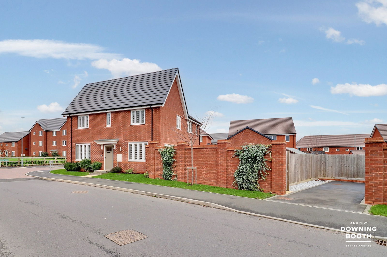 3 bedroom Semi-detached house SSTC