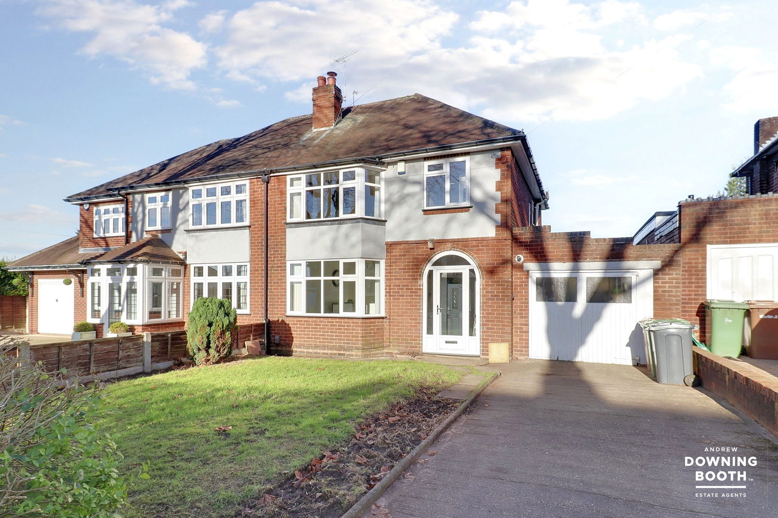 3 bedroom Semi-detached house SSTC