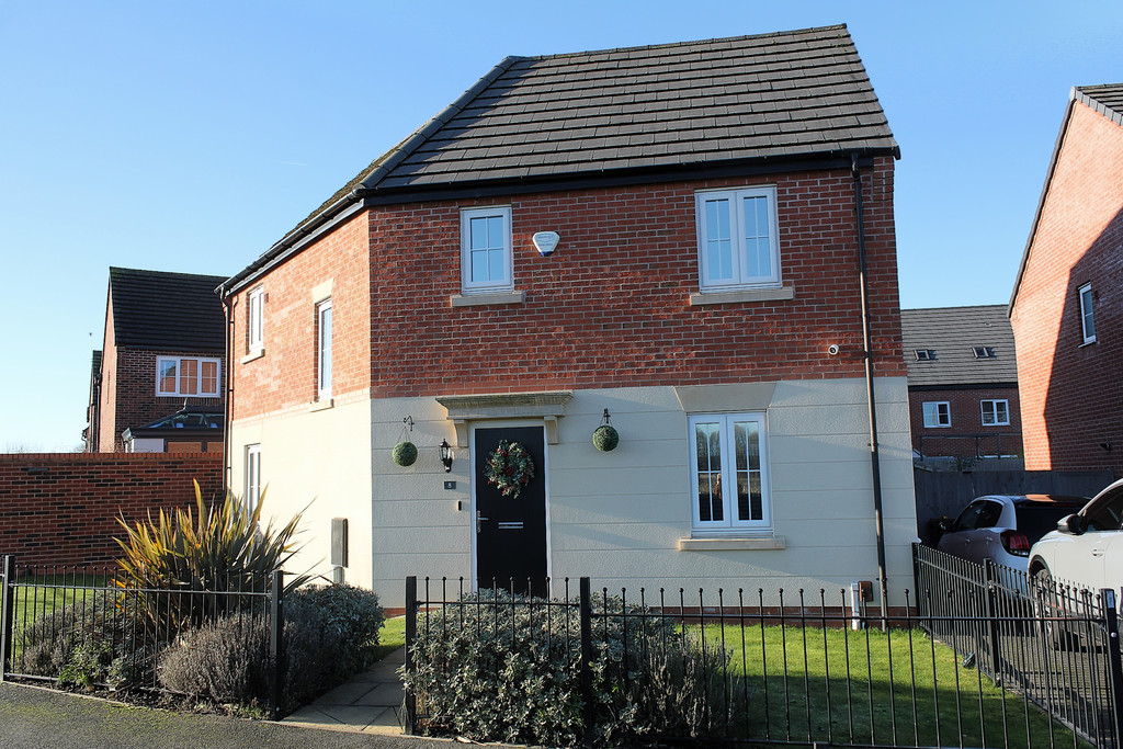 3 bedroom Detached house For Sale