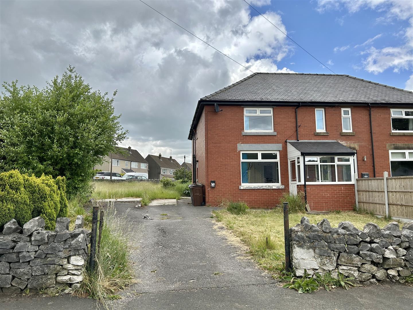  Semi-detached house Let