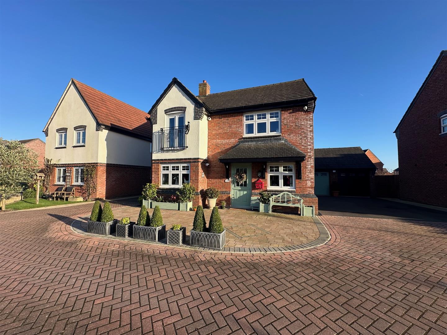 4 bedroom Detached house Sold
