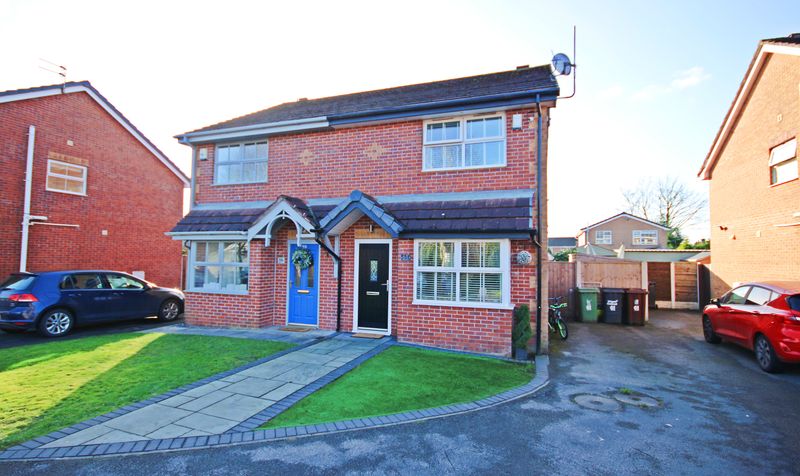 3 bedroom Semi-Detached House SSTC