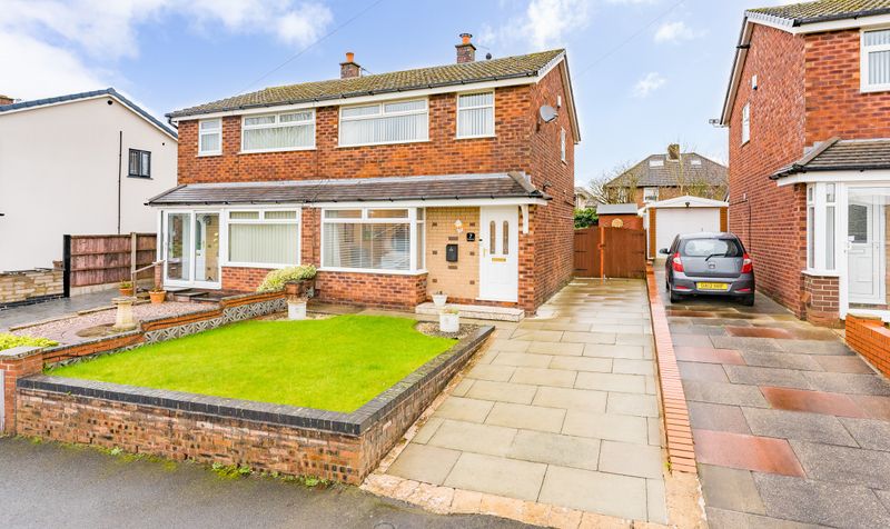 2 bedroom Semi-Detached House SSTC