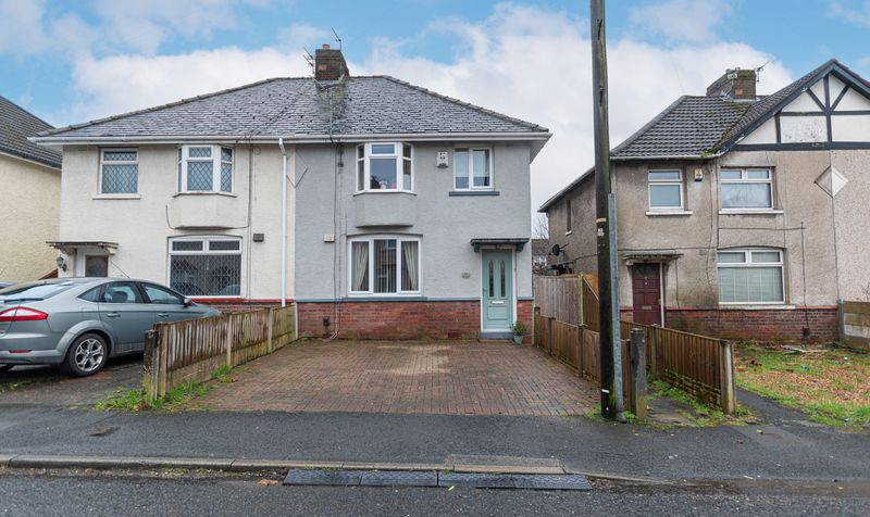 3 bedroom Semi-Detached House SSTC