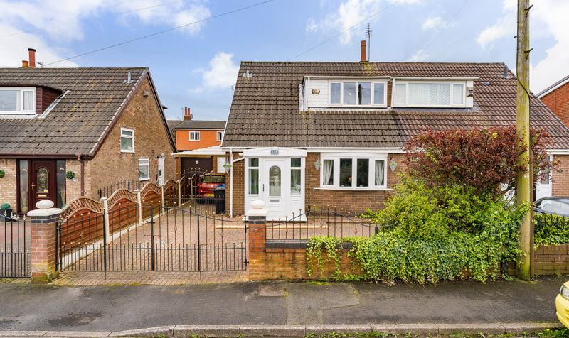3 bedroom Semi-Detached House SSTC