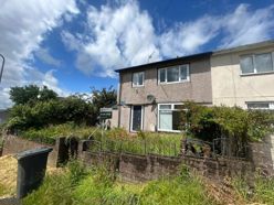 3 bedroom Semi-detached house Sold