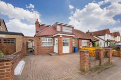 3 bedroom Semi-detached house Sold