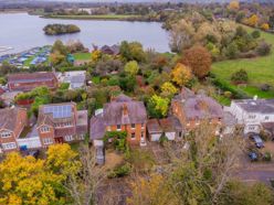 2 bedroom Semi-detached house Sold