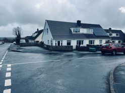 3 bedroom Semi-detached house Sold