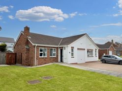 2 bedroom Semi-detached house Sold