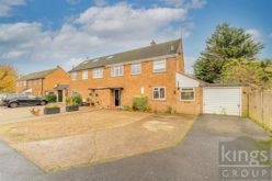 3 bedroom Semi-detached house Sold