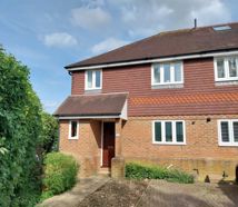3 bedroom Semi-detached house Sold