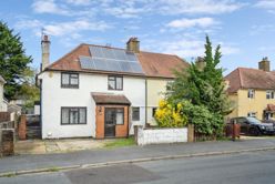2 bedroom Semi-detached house Sold