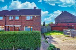 2 bedroom Semi-detached house Sold