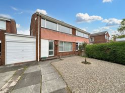 3 bedroom Semi-detached house Sold