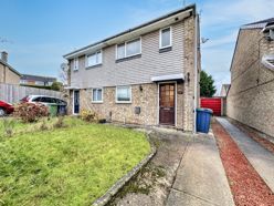 3 bedroom Semi-detached house Sold