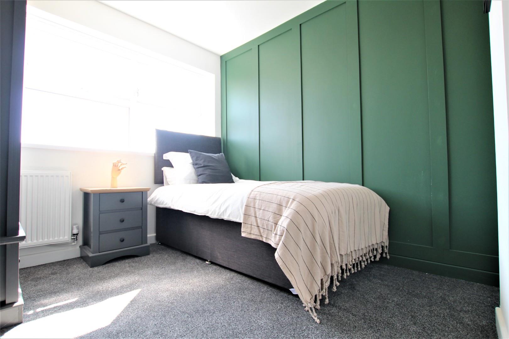 1 bedroom Detached house Let
