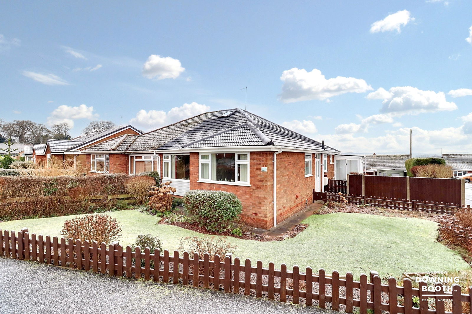 3 bedroom Semi-detached house SSTC