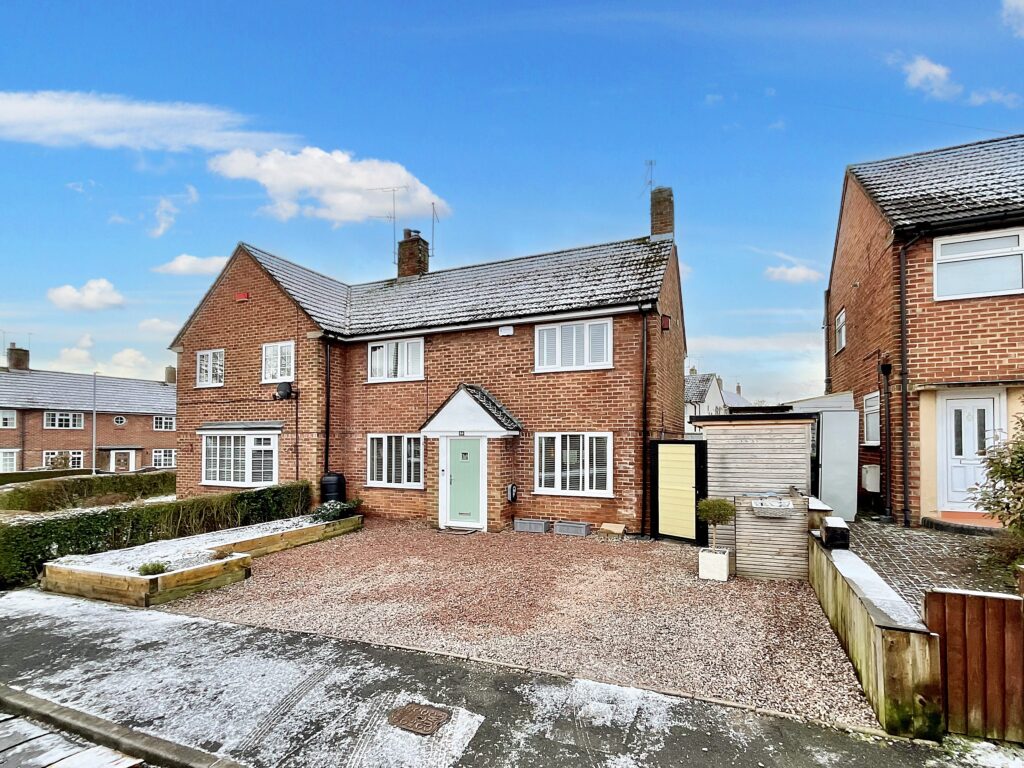 3 bedroom Semi-detached house SSTC