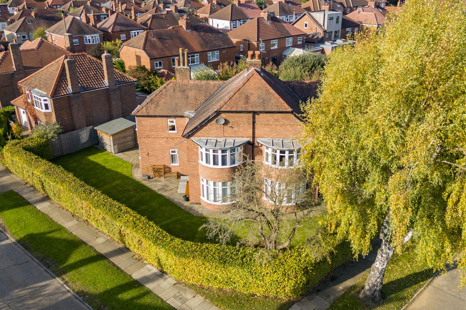 5 bedroom Detached house SSTC