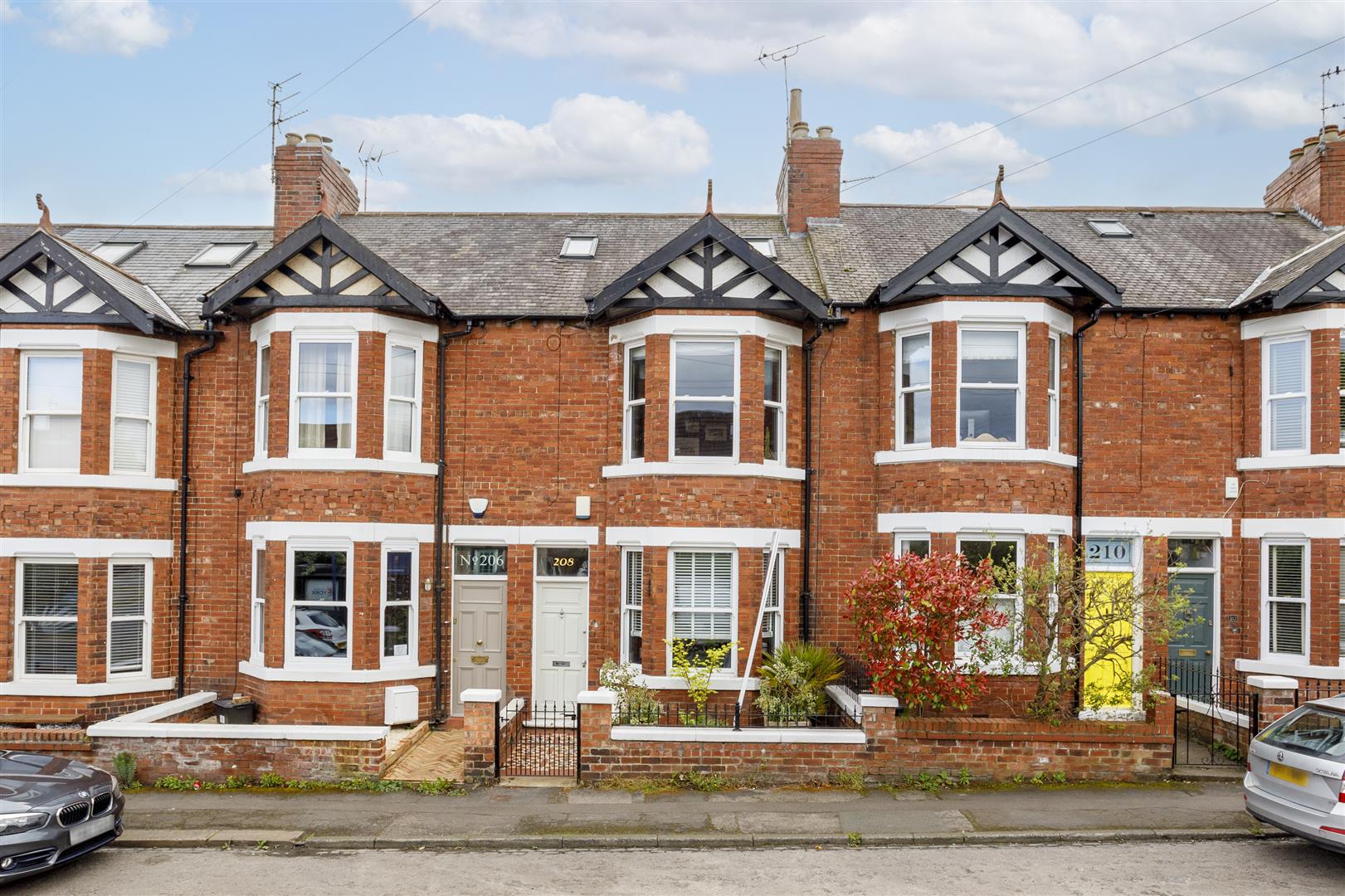 4 bedroom Terraced House SSTC