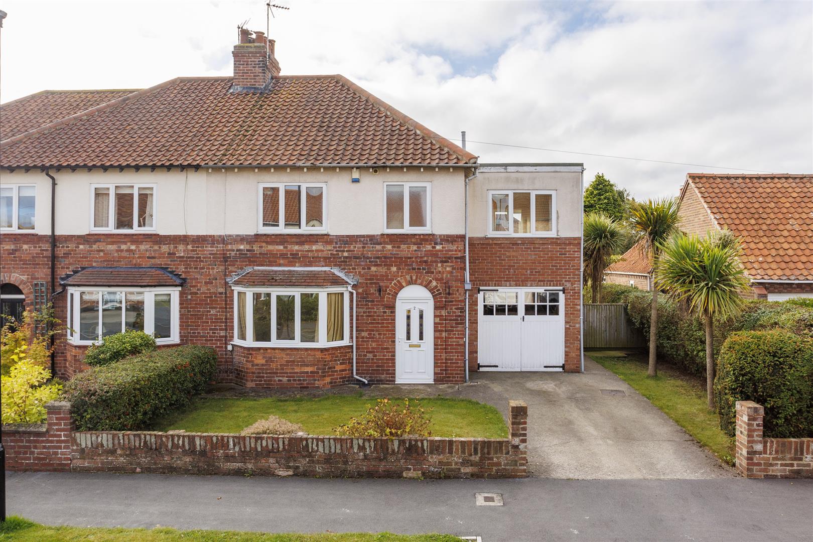 3 bedroom Semi-detached house SSTC