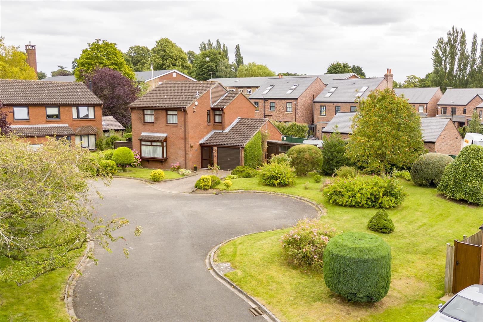 4 bedroom Detached house SSTC