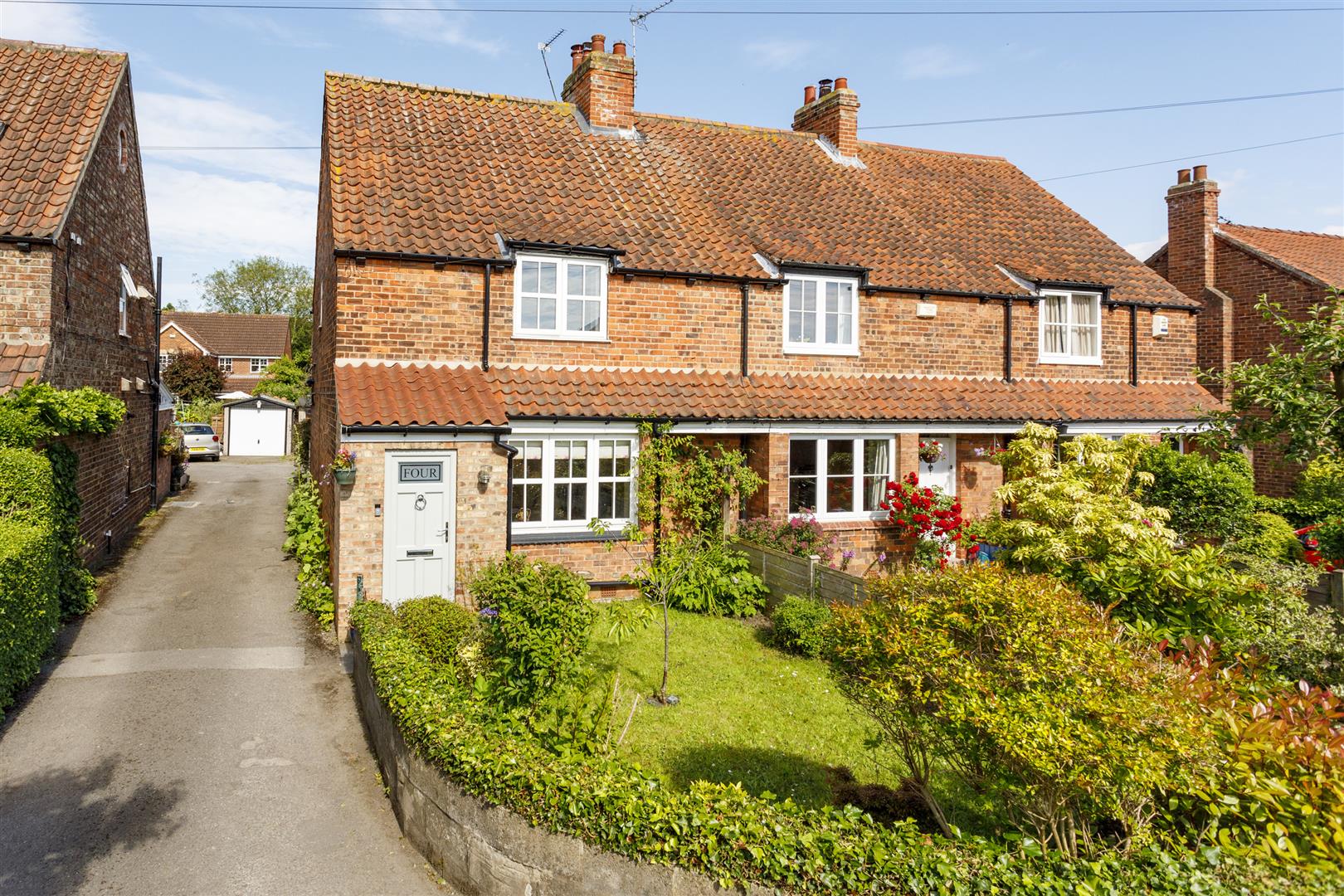 2 bedroom Cottage SSTC