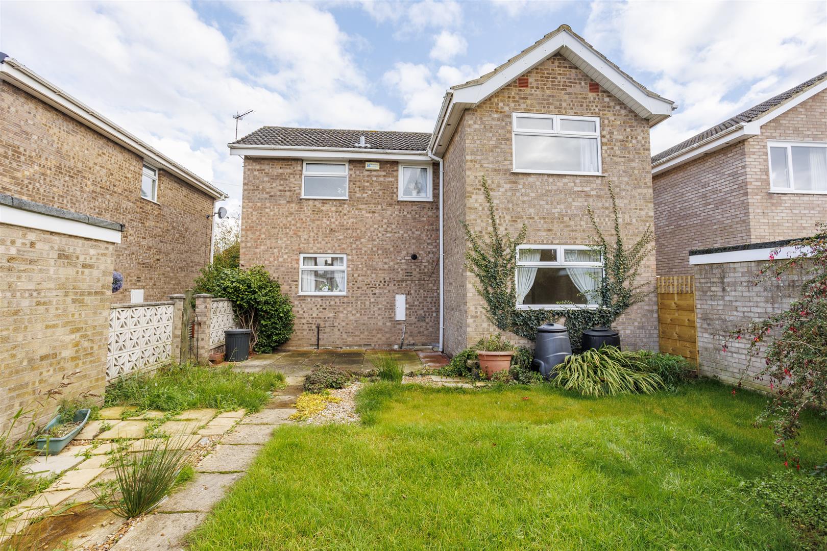 3 bedroom Detached house SSTC
