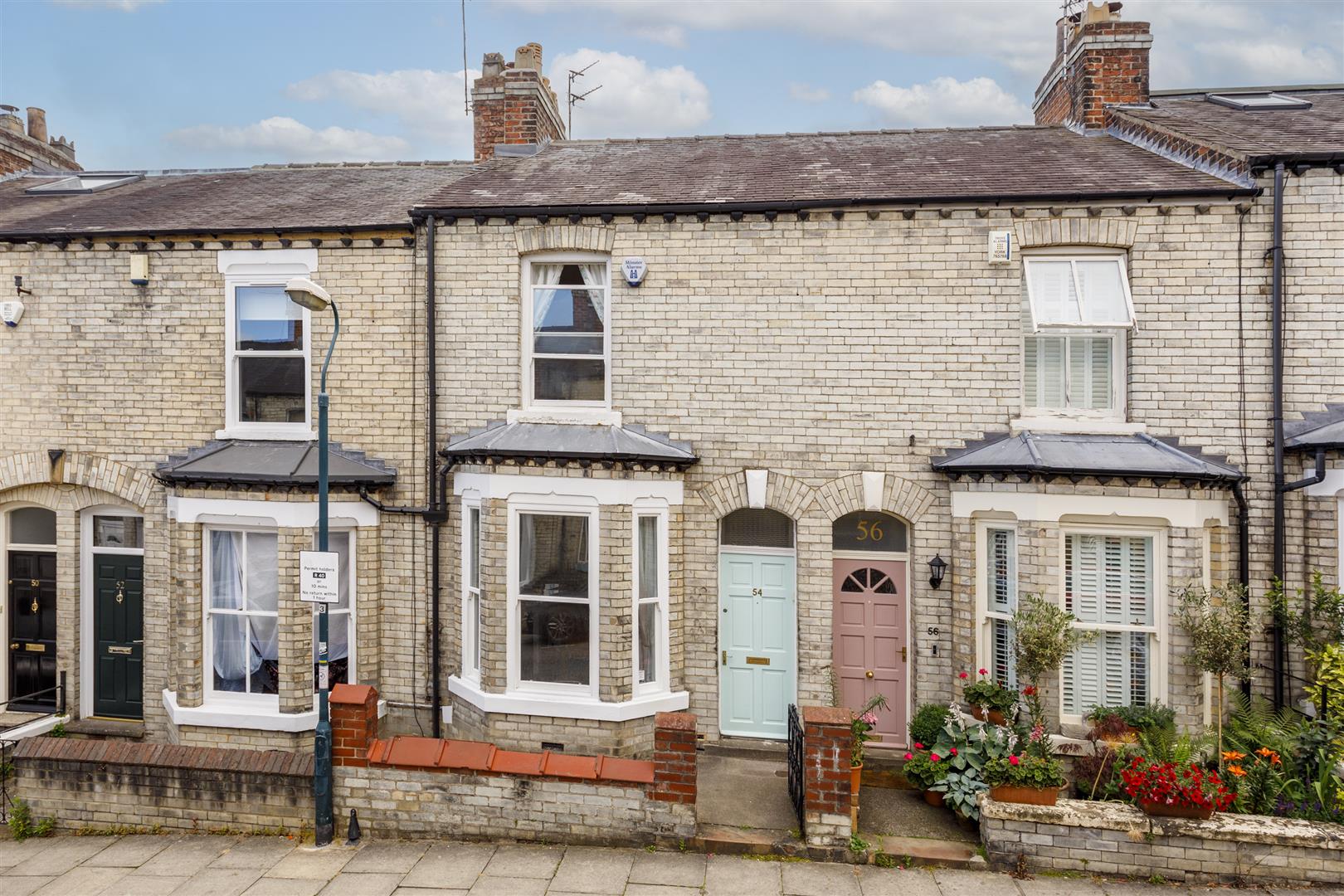 2 bedroom Terraced House SSTC