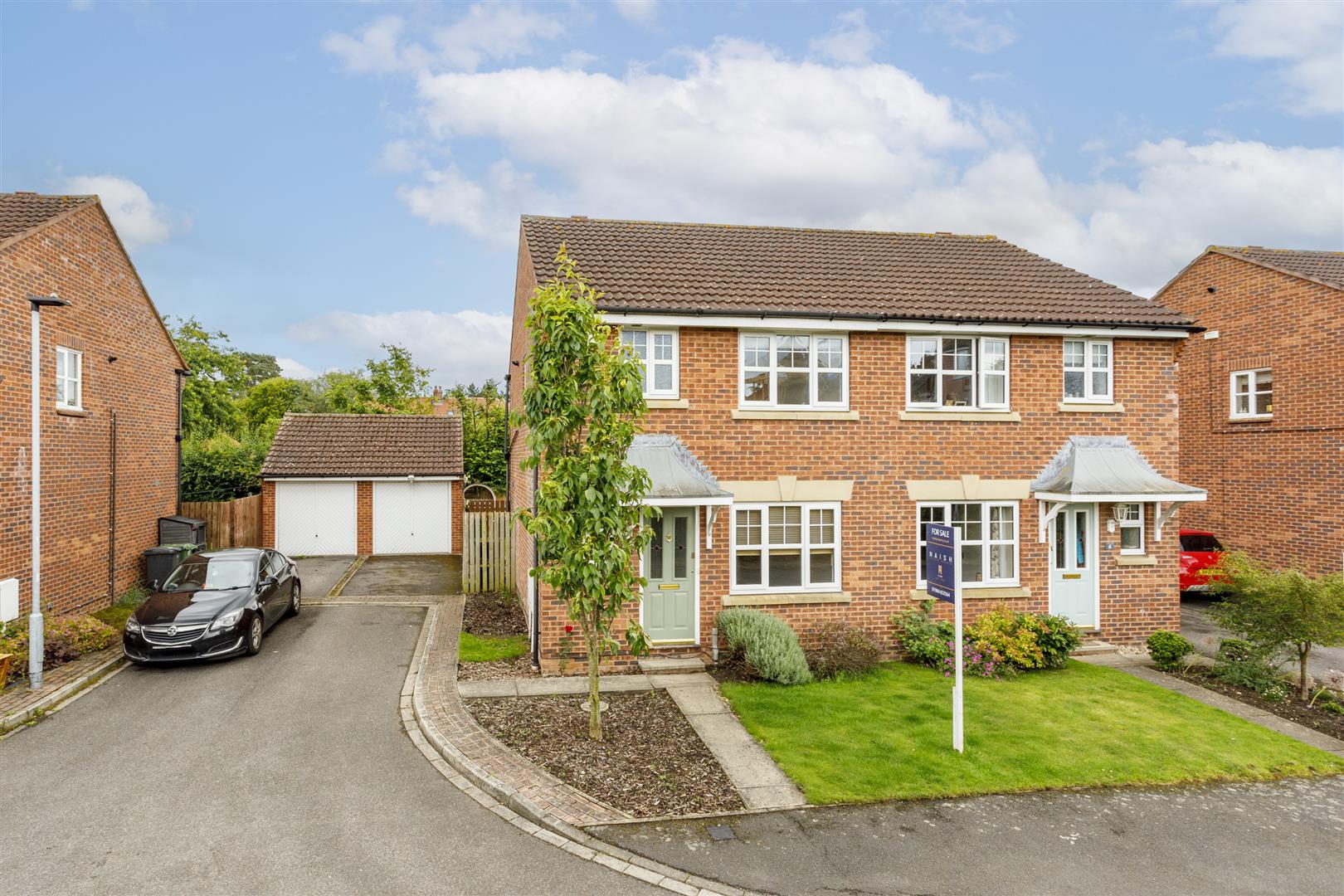3 bedroom Semi-detached house SSTC