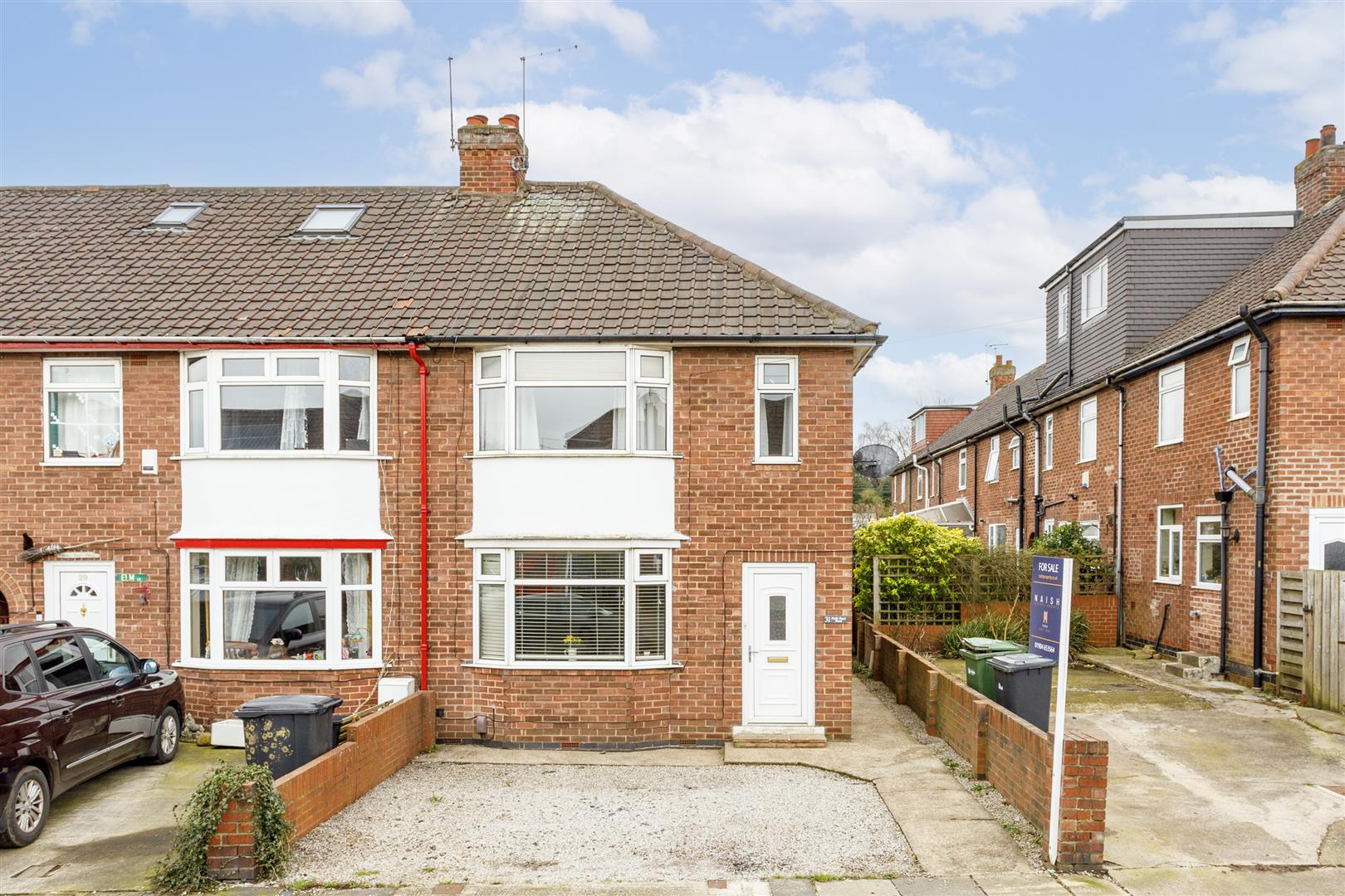 3 bedroom Semi-detached house For Sale