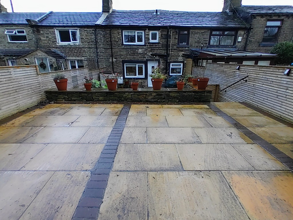 2 bedroom Cottage For Sale