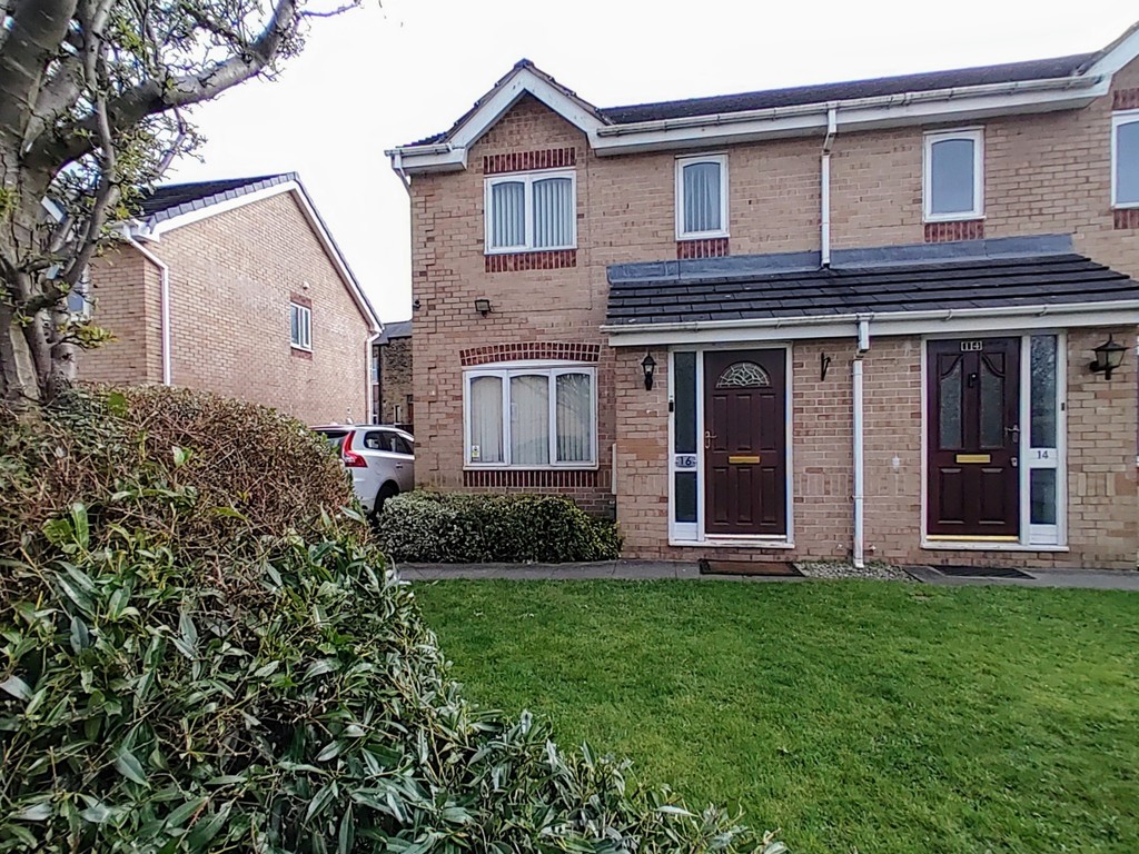 3 bedroom Semi-detached house For Sale