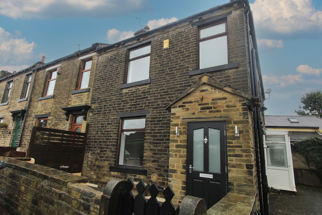 2 bedroom Detached house For Sale