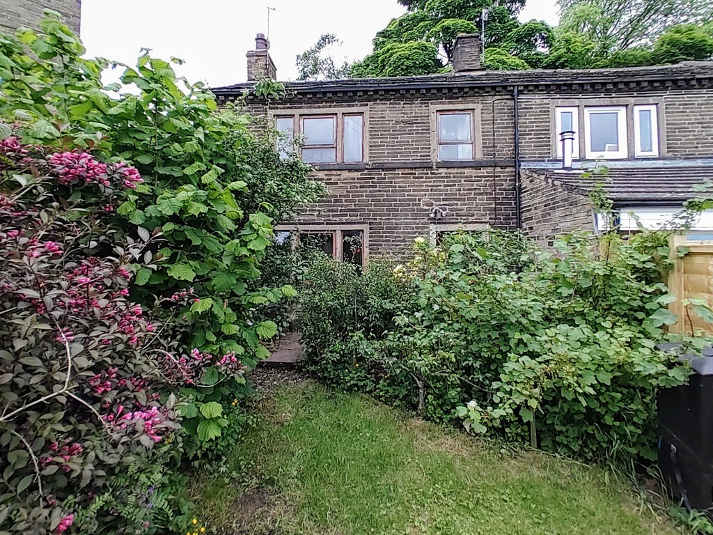 2 bedroom Detached house For Sale