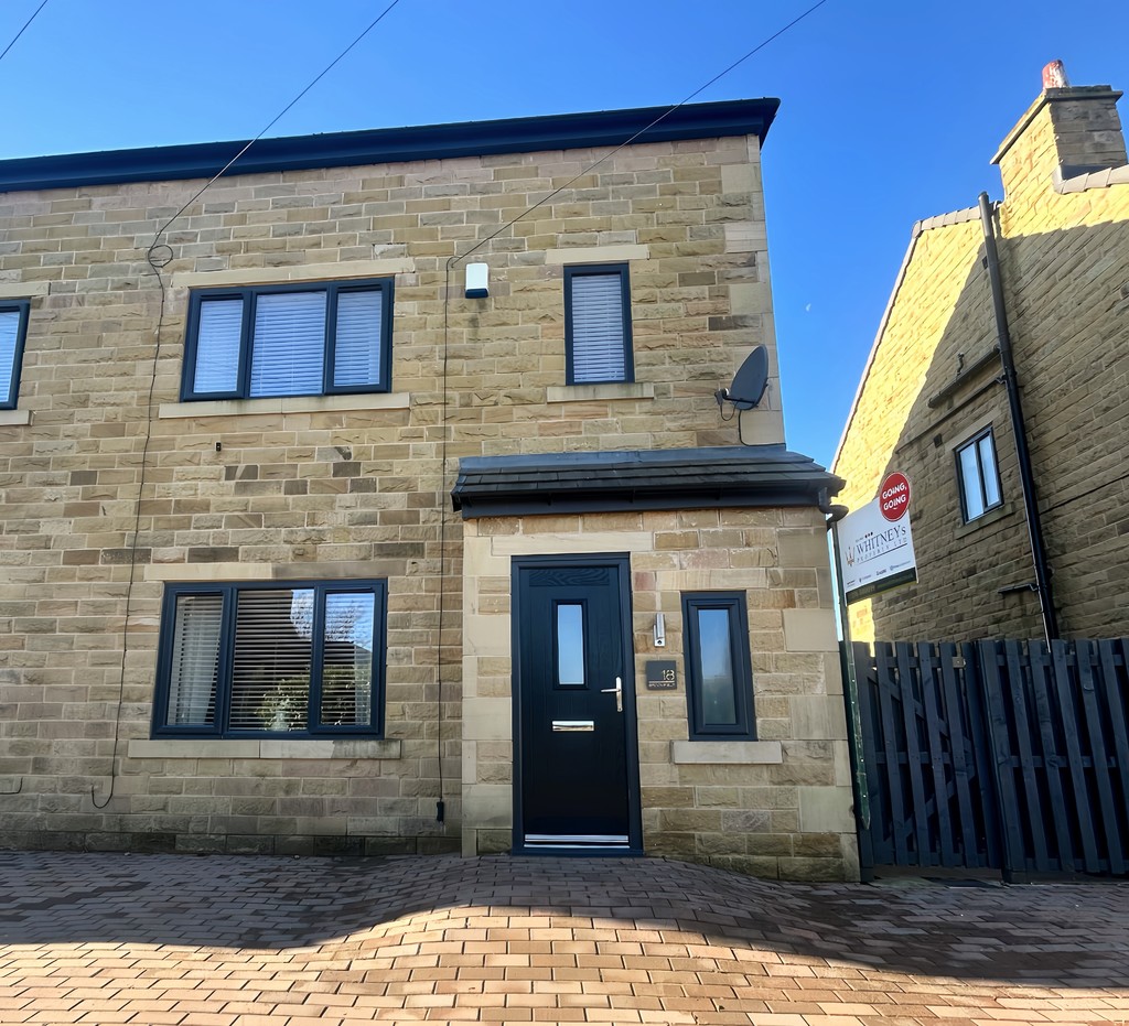 4 bedroom Semi-detached house For Sale