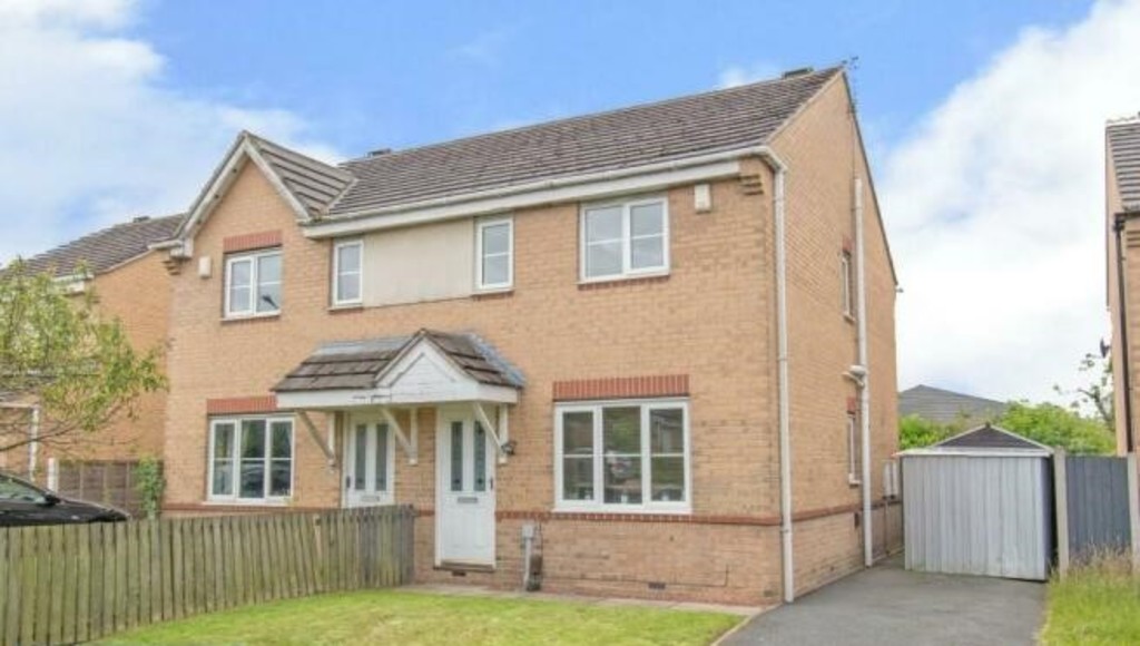 3 bedroom Semi-detached house For Sale