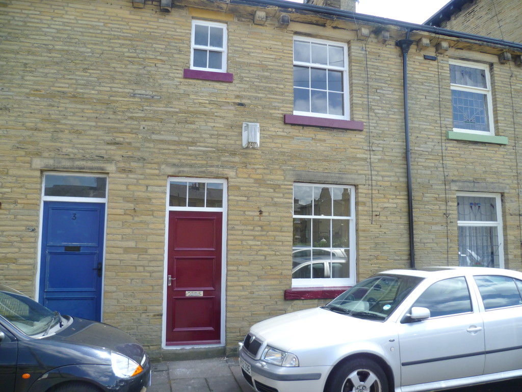 2 bedroom Detached house For Sale