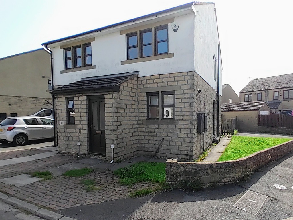 2 bedroom Detached house For Sale
