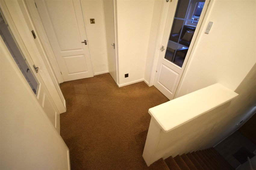 1 bedroom Flat SSTC