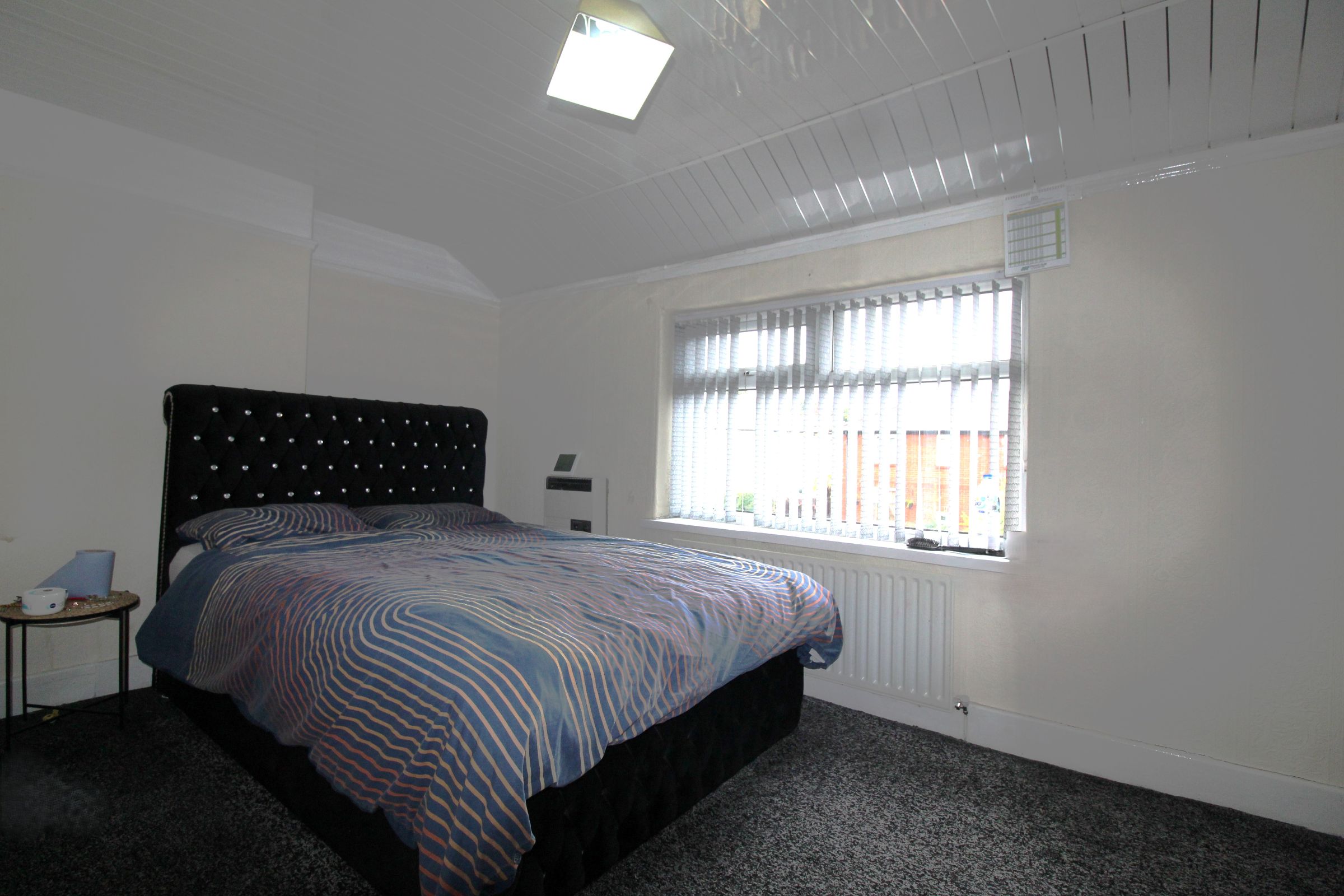 2 bedroom Semi-detached house Under Offer