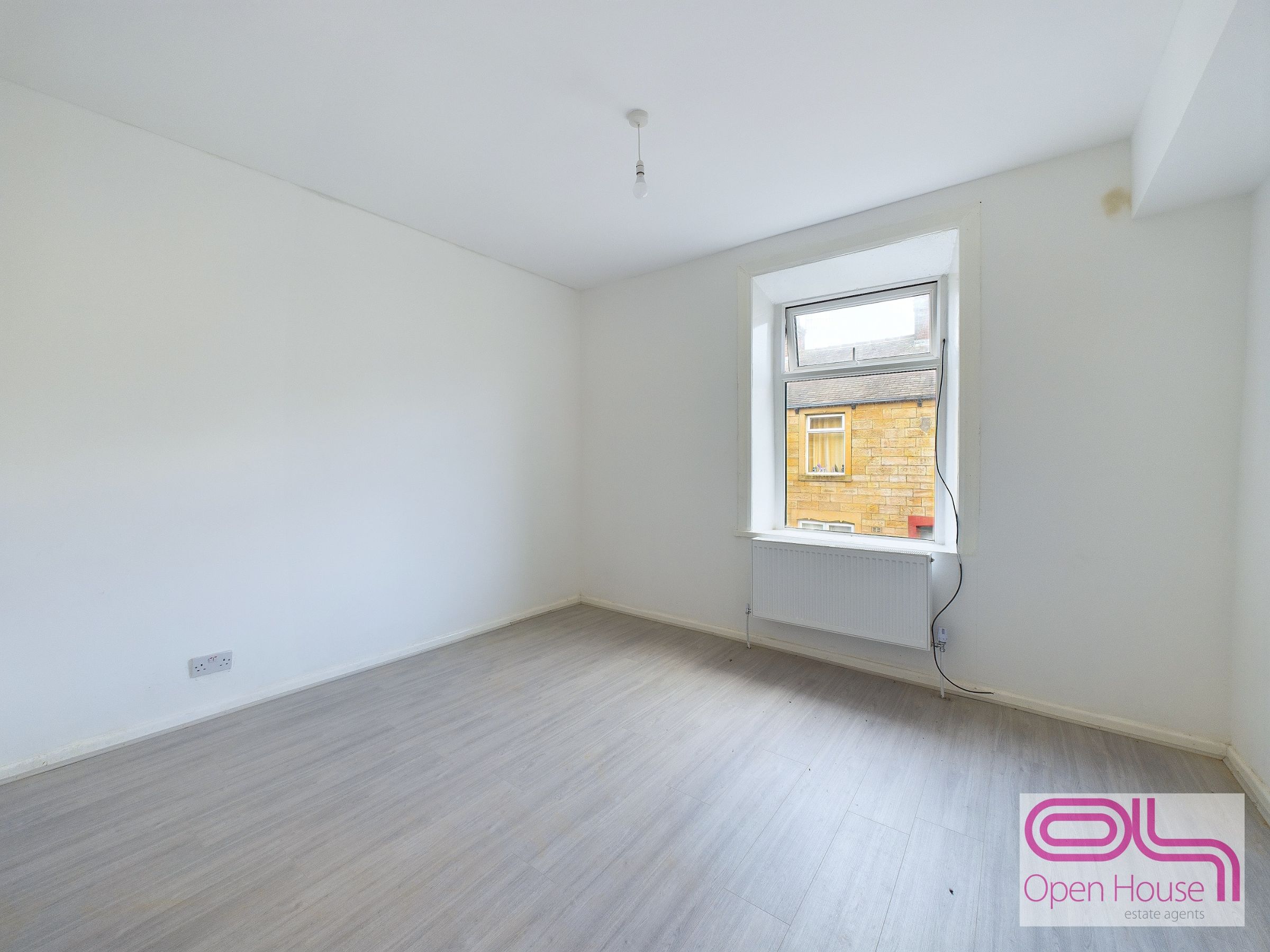 2 bedroom Terraced House Under Offer