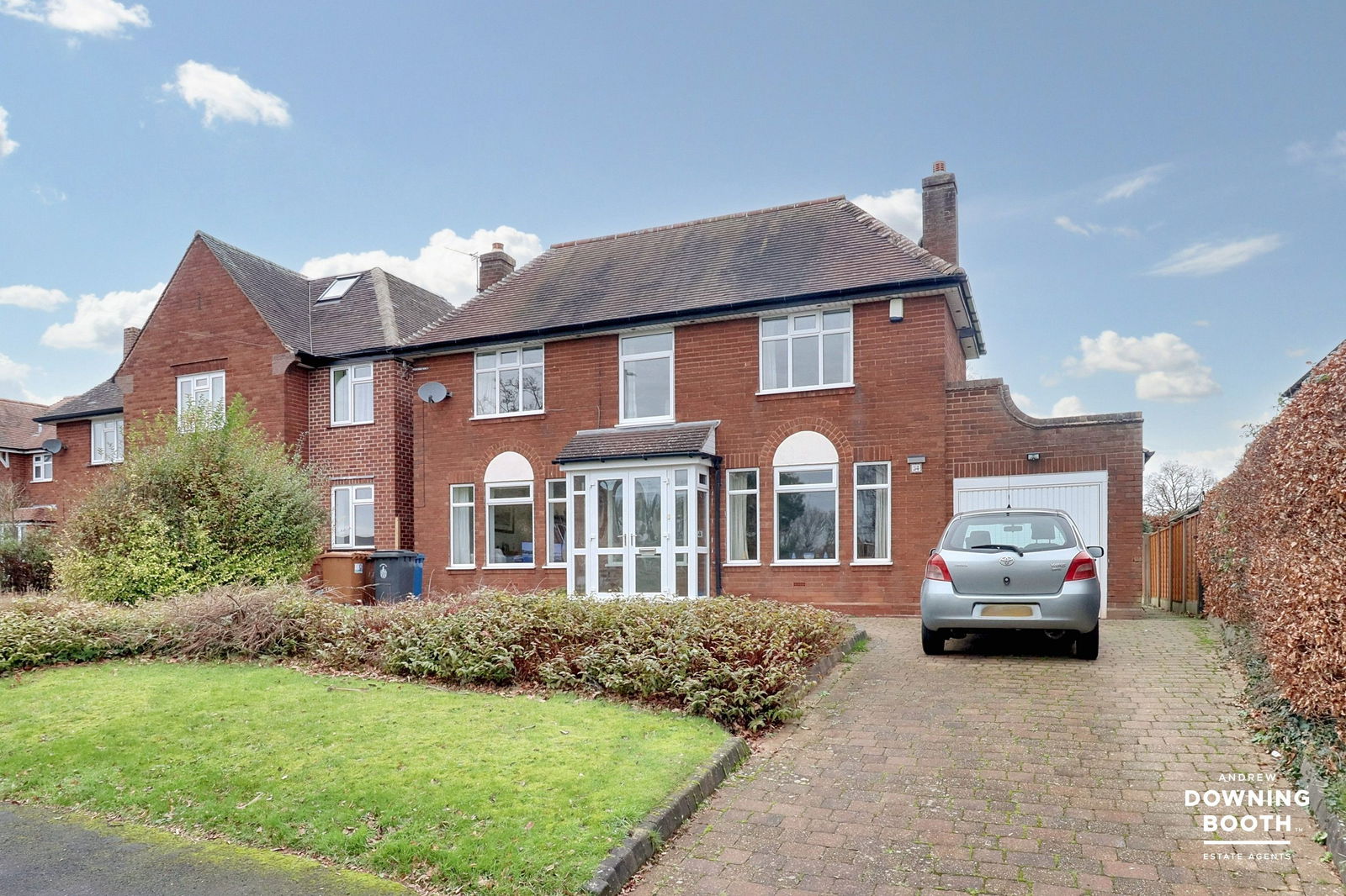 3 bedroom Detached house SSTC