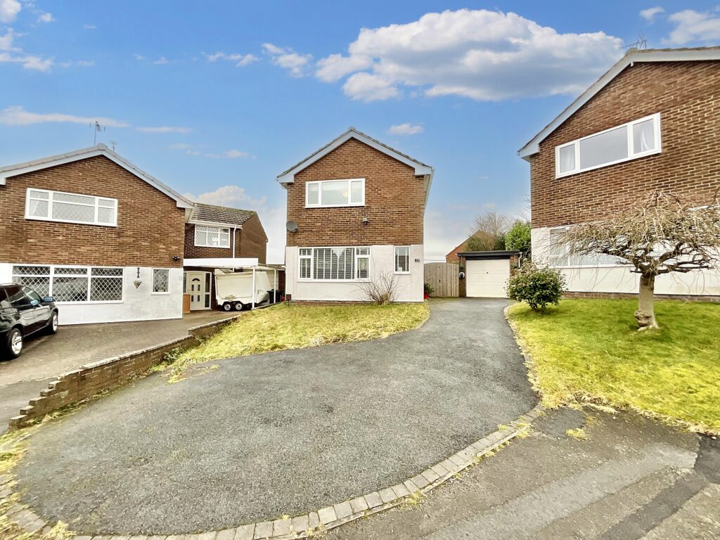 3 bedroom Detached house SSTC
