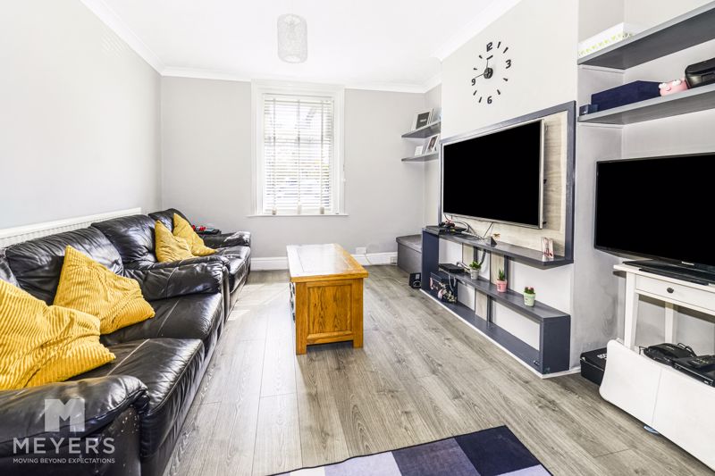 2 bedroom Detached house Sold