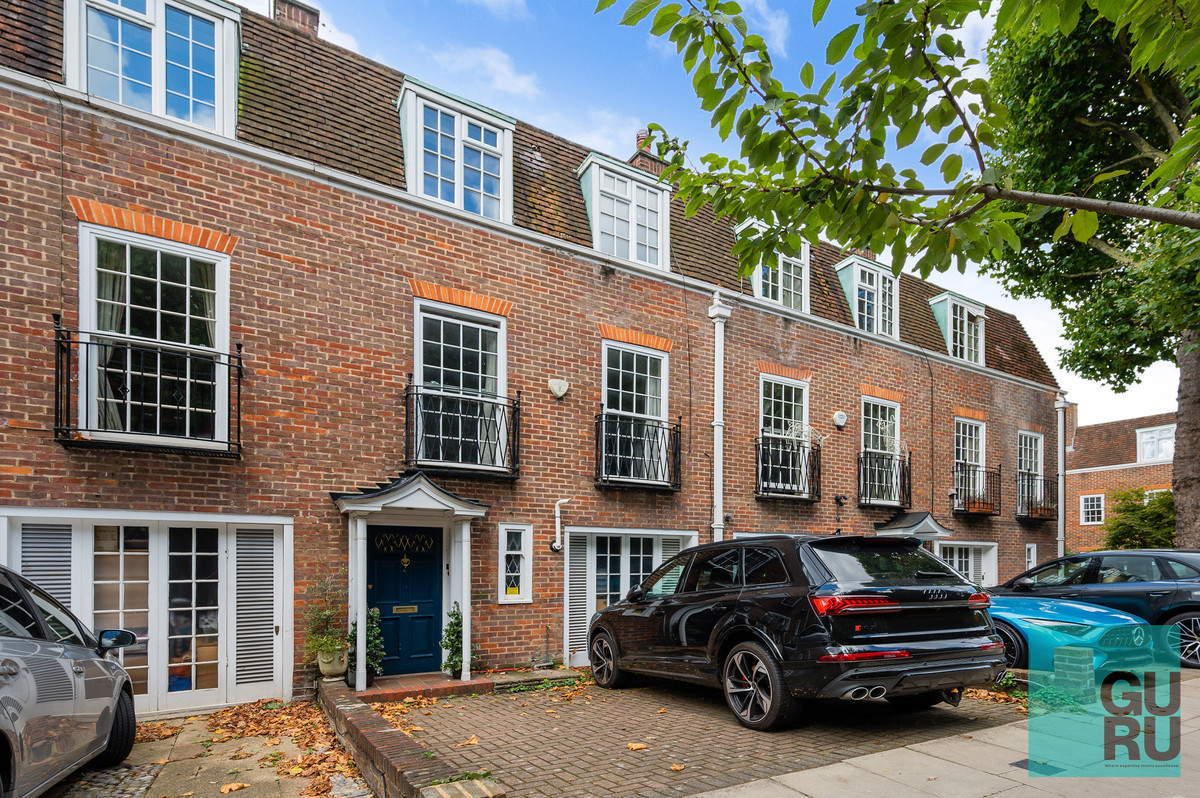 4 bedroom Terraced House For Sale