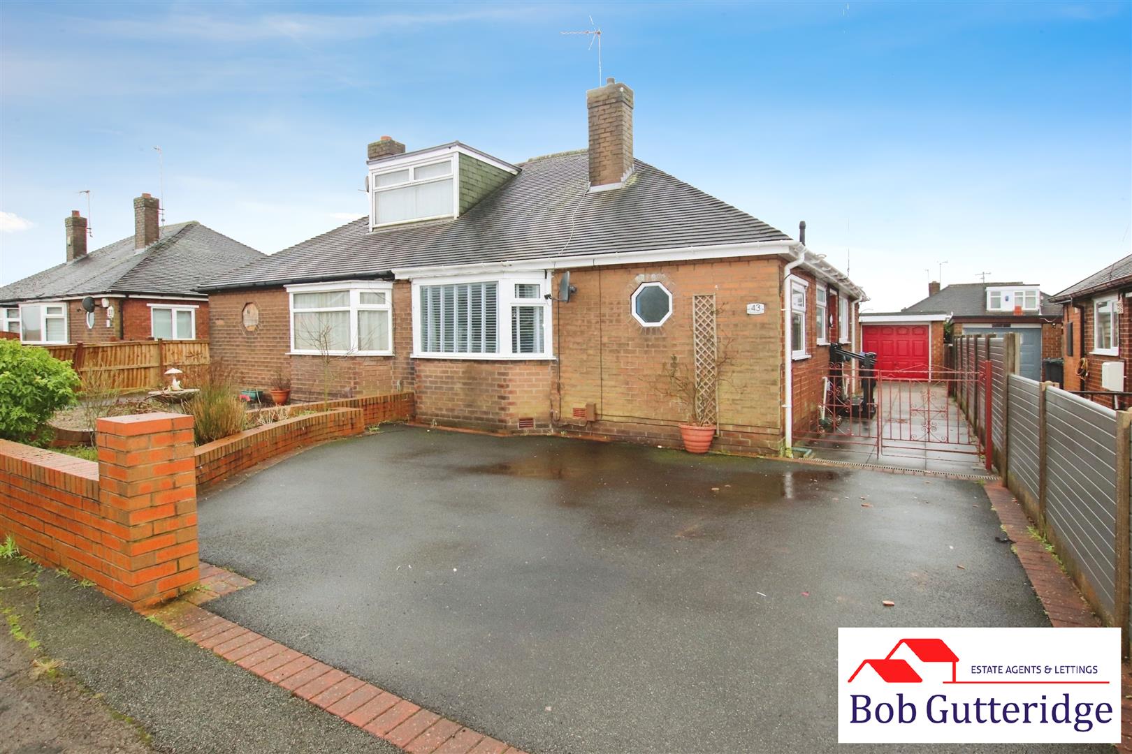 2 bedroom Semi-detached house SSTC